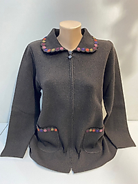 POLO YAKA İŞLEME DETAY HIRKA
